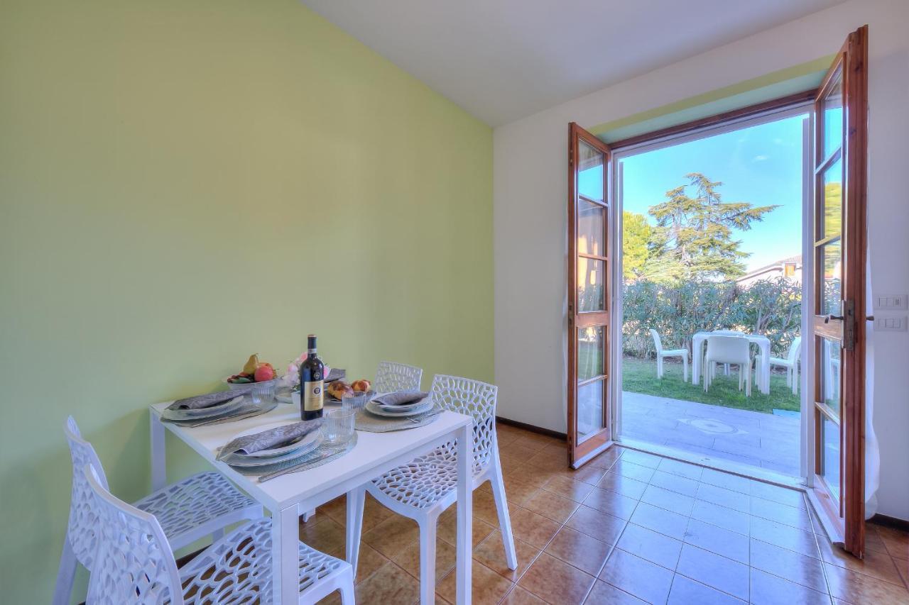 Villa Fiorita Apartments - Happy Rentals Sirmione Exterior foto